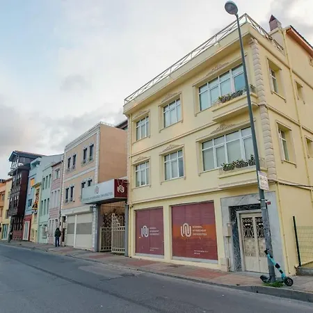 Waterfront By The Tram - Terrace With Dome & Golden Horn View In Fatih Apartman *