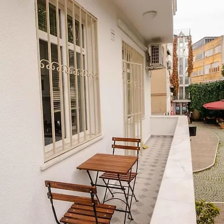 Apartment Waterfront By The Tram - Terrace With Dome & Golden Horn View In Fatih Istanbul