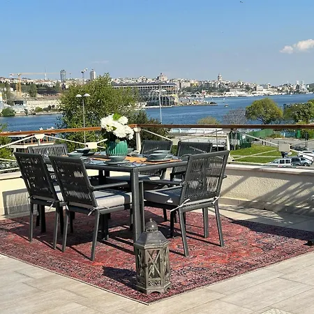 Waterfront By The Tram - Terrace With Dome & Golden Horn View In Fatih Isztambul