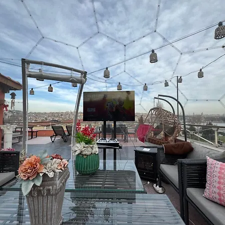 アパート Waterfront By The Tram - Terrace With Dome & Golden Horn View In Fatih *