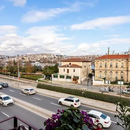 Waterfront By The Tram - Terrace With Dome & Golden Horn View In Fatih *