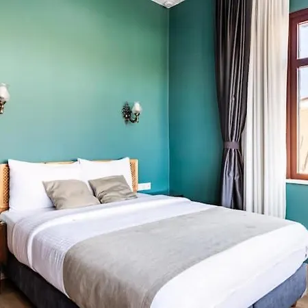 Waterfront By The Tram - Terrace With Dome & Golden Horn View In Fatih Apartament *