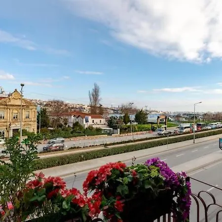 Waterfront By The Tram - Terrace With Dome & Golden Horn View In Fatih Apartament