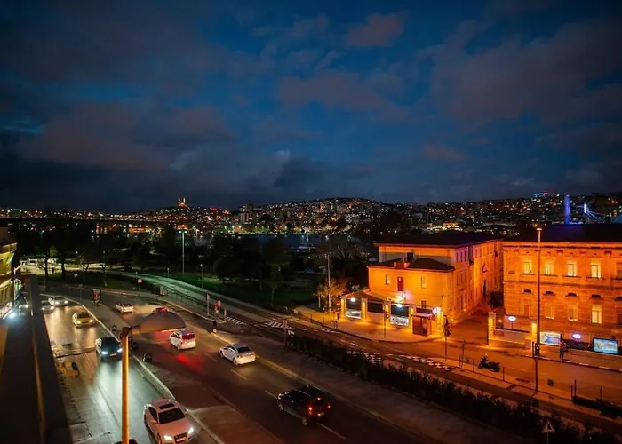 Apartment Waterfront By The Tram - Terrace With Dome & Golden Horn View In Fatih *