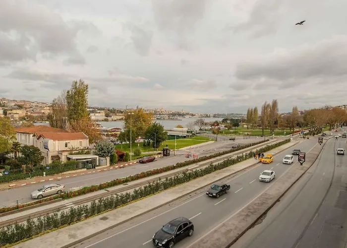 Waterfront By The Tram - Terrace With Dome & Golden Horn View In Fatih * Istanbul