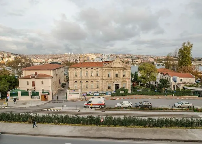 Waterfront By The Tram - Terrace With Dome & Golden Horn View In Fatih Apartment Istanbul