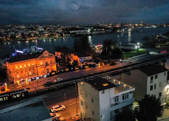Waterfront By The Tram - Terrace With Dome & Golden Horn View In Fatih Apartment *