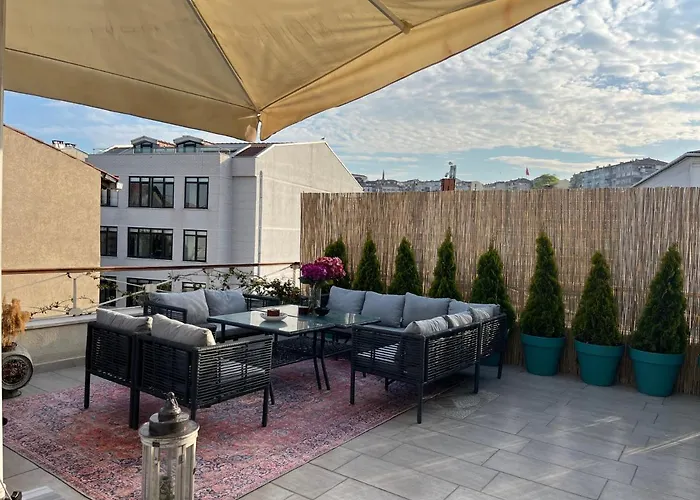 Apartment Waterfront By The Tram - Terrace With Dome & Golden Horn View In Fatih