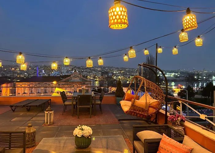Waterfront By The Tram - Terrace With Dome & Golden Horn View In Fatih
