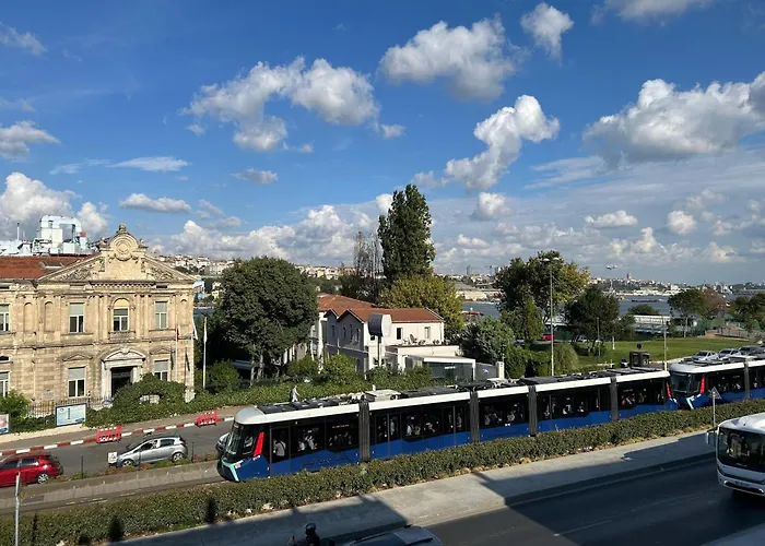 Waterfront By The Tram - Terrace With Dome & Golden Horn View In Fatih