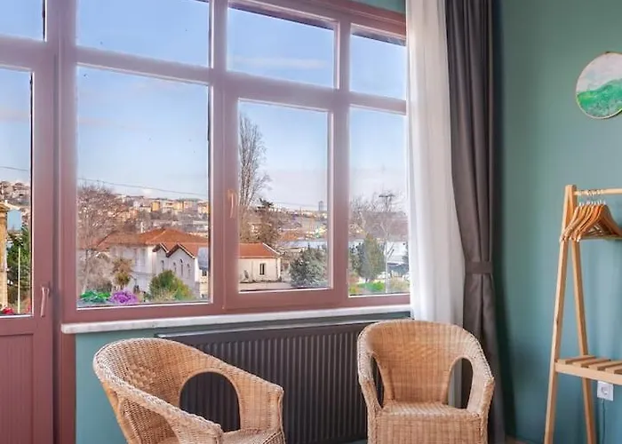 Waterfront By The Tram - Terrace With Dome & Golden Horn View In Fatih Apartment