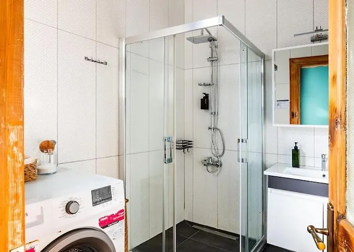 Waterfront By The Tram - Terrace With Dome & Golden Horn View In Fatih Istanbul