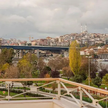 Lägenhet Waterfront By The Tram - Terrace With Dome & Golden Horn View In Fatih *