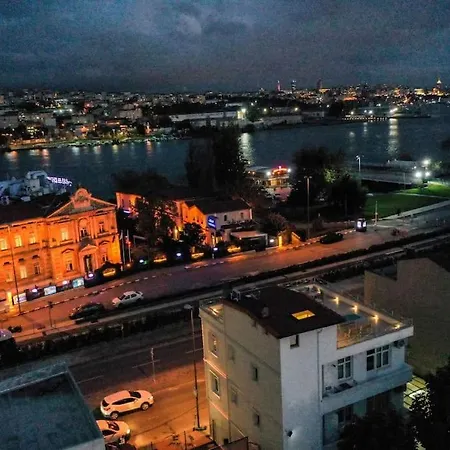 Waterfront By The Tram - Terrace With Dome & Golden Horn View In Fatih Lägenhet *