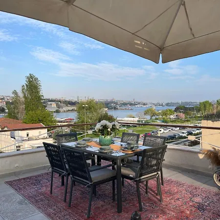 Waterfront By The Tram - Terrace With Dome & Golden Horn View In Fatih