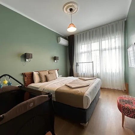 Waterfront By The Tram - Terrace With Dome & Golden Horn View In Fatih Istanbul