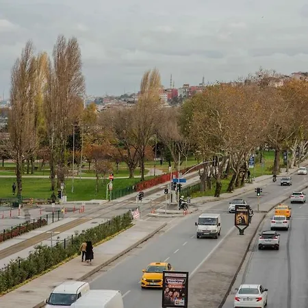 Waterfront By The Tram - Terrace With Dome & Golden Horn View In Fatih * 伊斯坦布尔